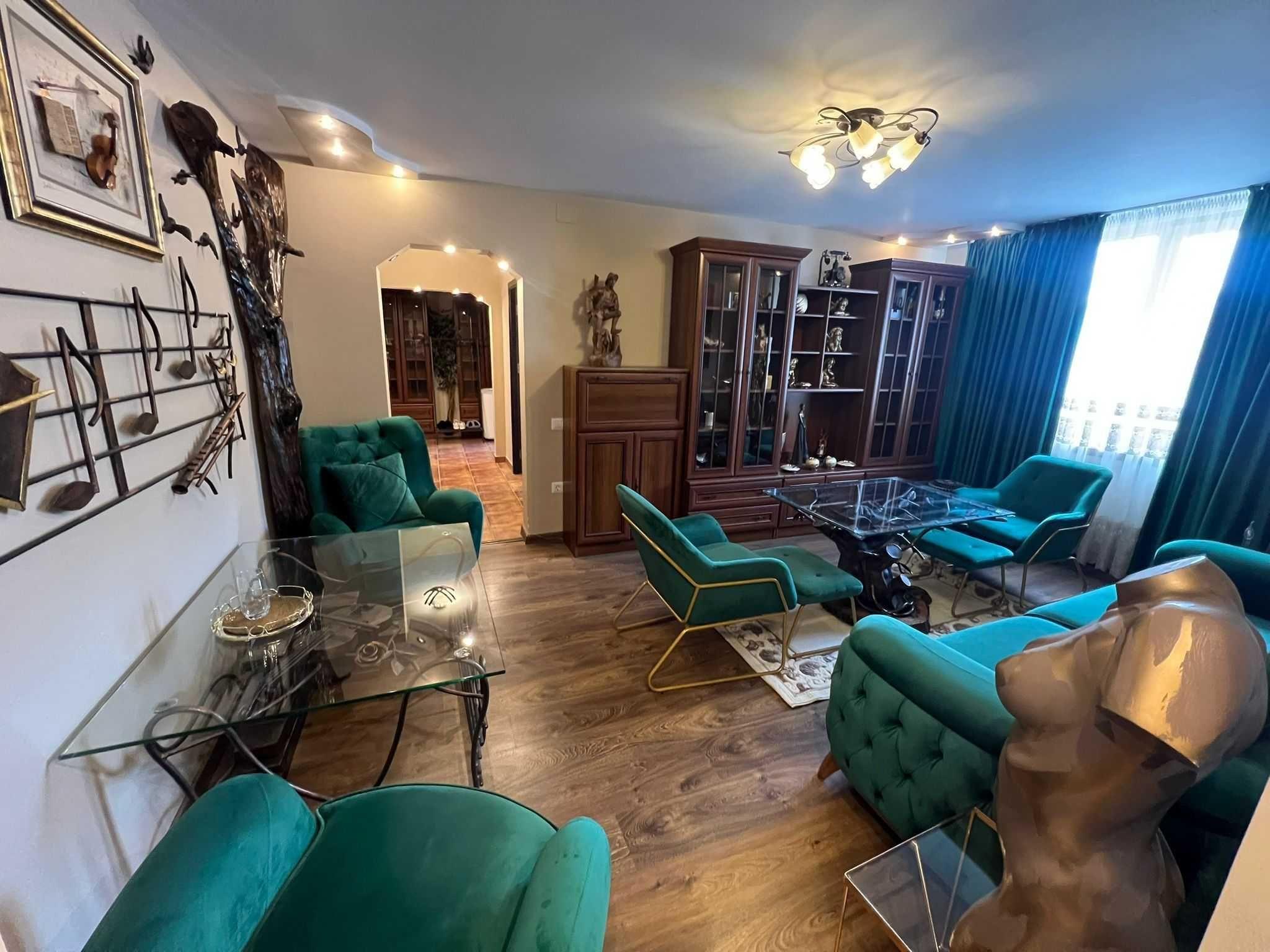 Apartament cu 3 camere complet renovat et.8  ! - imagine 1