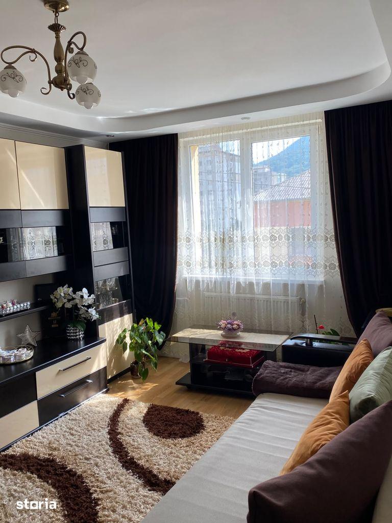 Apartament 3 Camere Decomandate | Zona Centrală | 2 Băi & Pod Privat - imagine 1