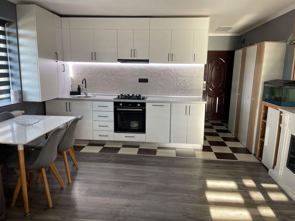 Vand apartament 2 dormitoare 2 bai 1 living cu bucatarie - imagine 1
