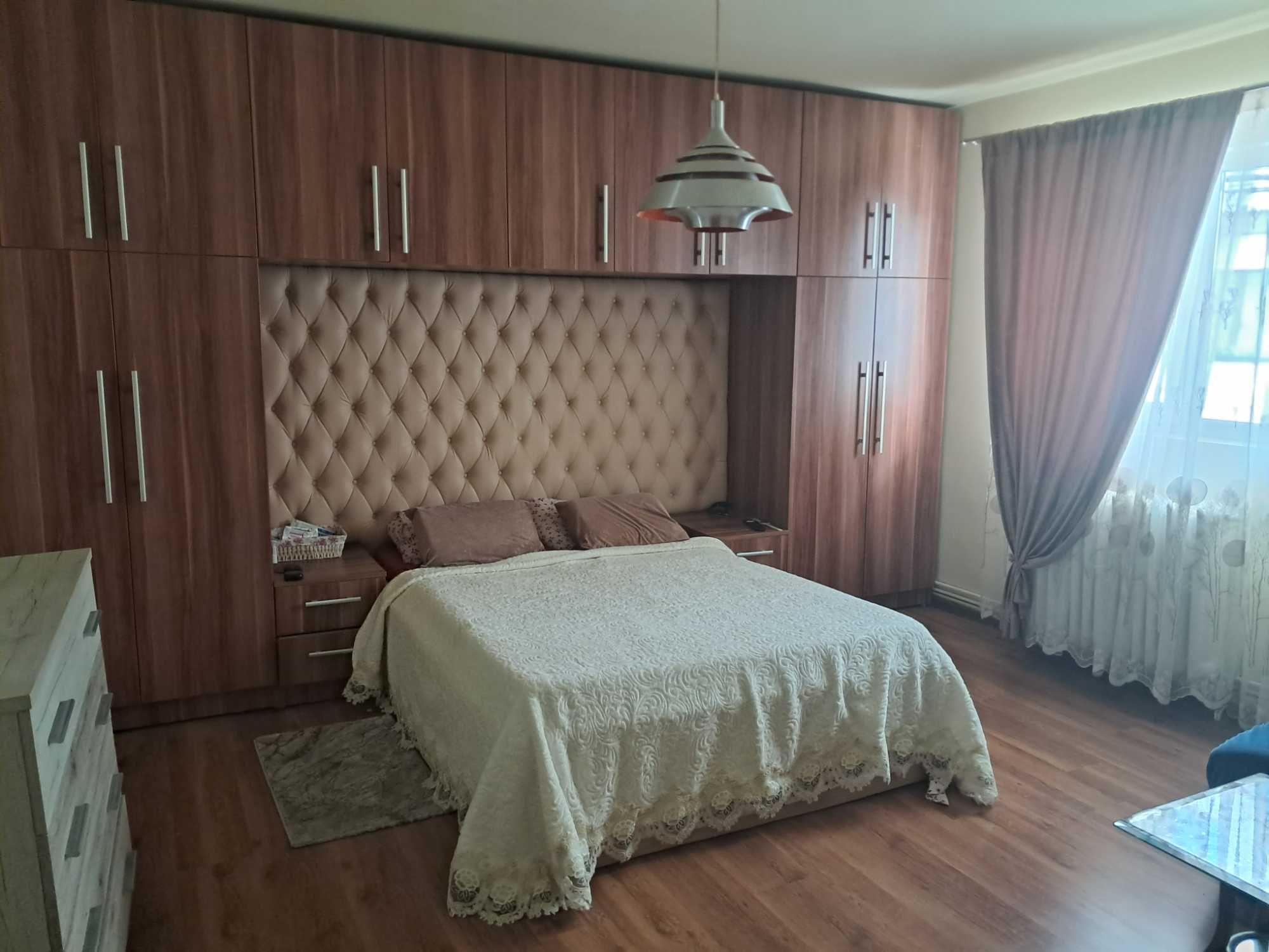 Vand apartament 4 camere