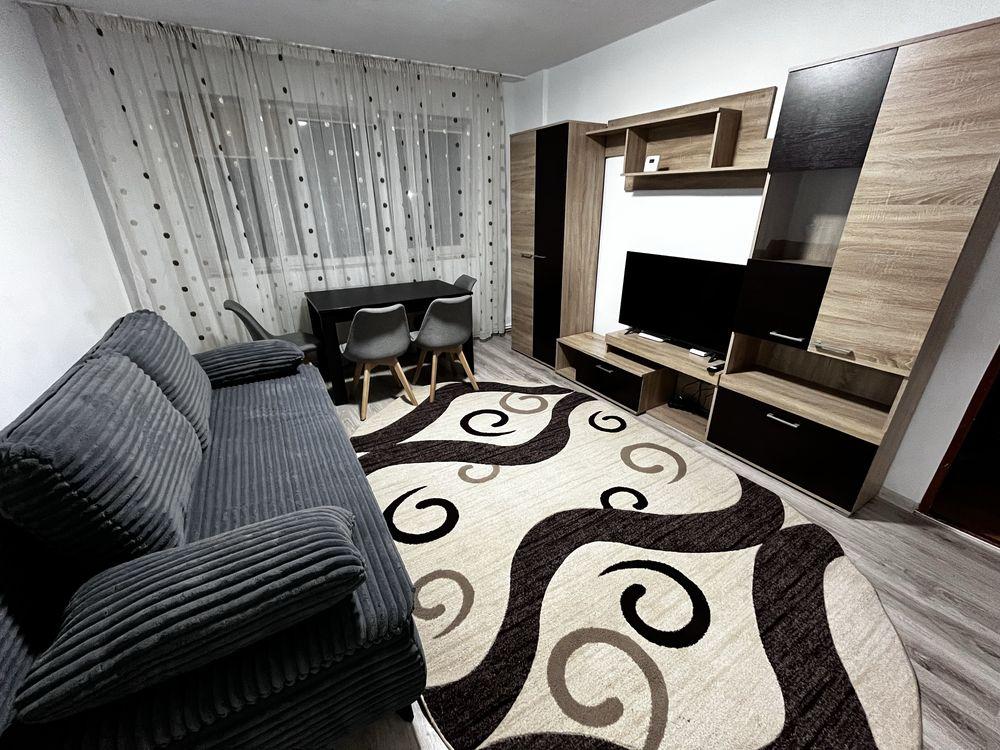 Inchiriez apartament cu 2 camere