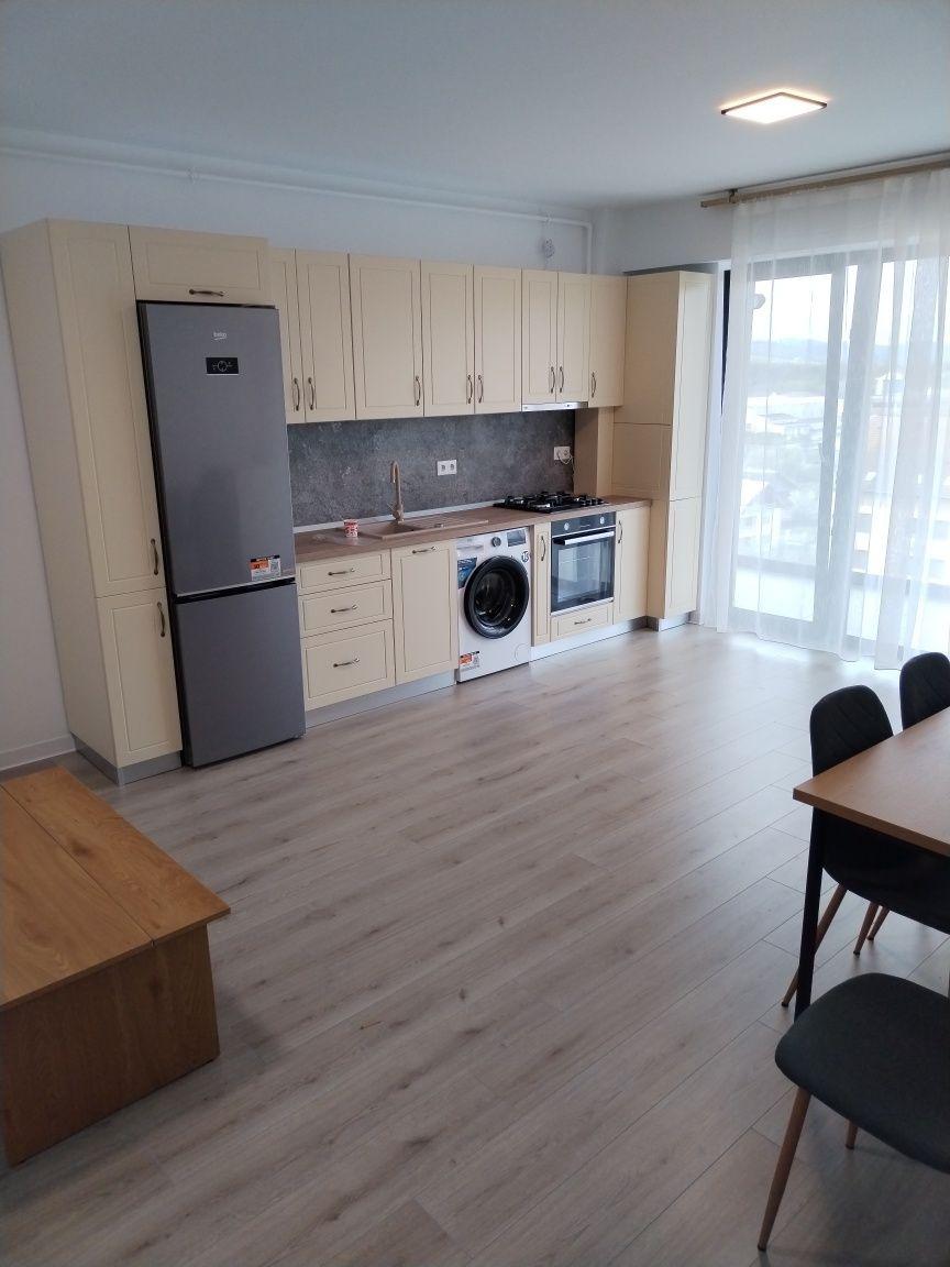 Inchiriez apartament cu 2 camere