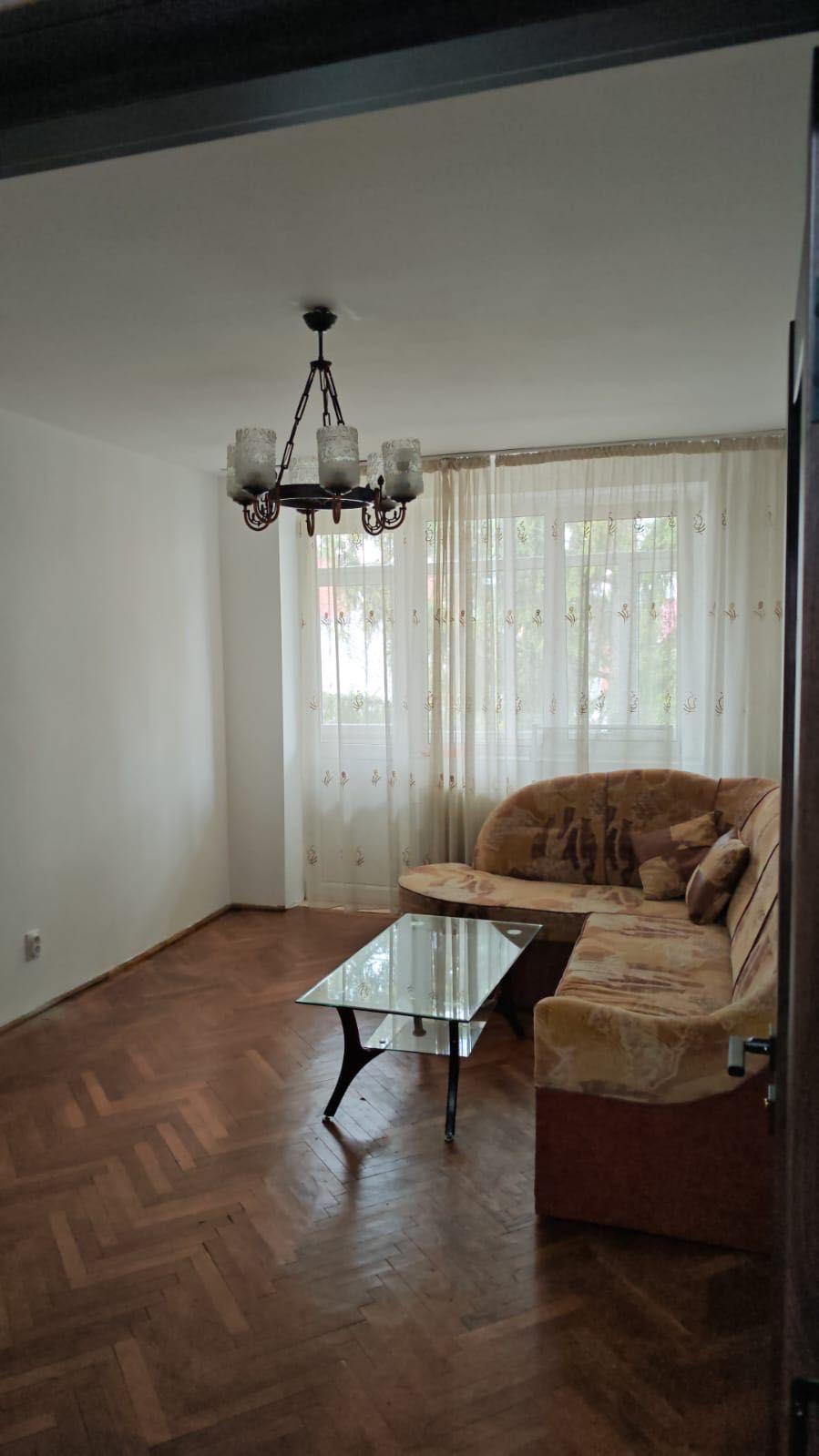Apartament de închiriat - imagine 1