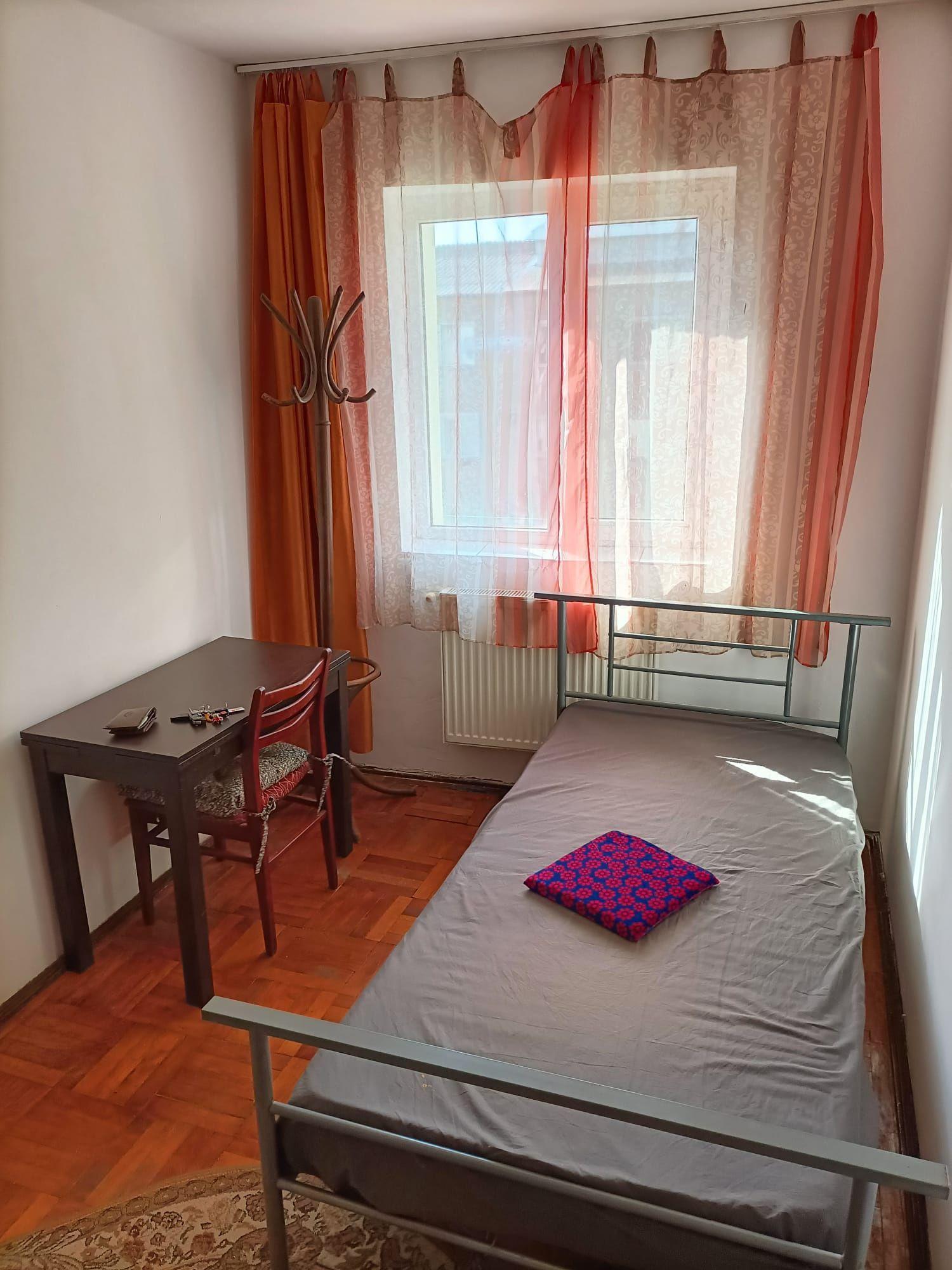 Inchiriere apartament  doua  camere