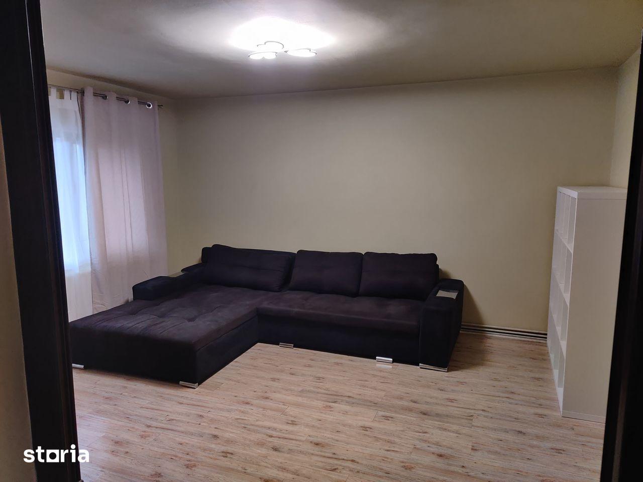 Apartament 3 camere, balcon, Târgoviște