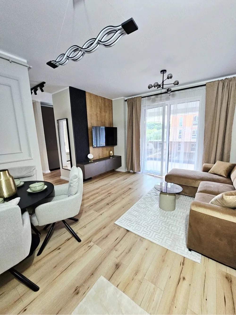 PF vând ap 3 camere Florești, Tineretului, două băi, bloc cu lift - imagine 1