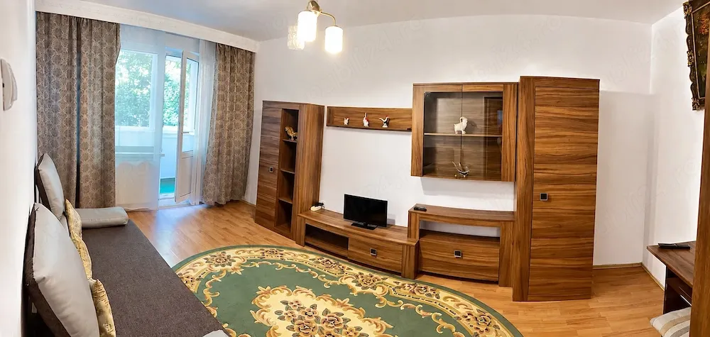 Vând ap 2 camere decomandate zona Hărmanului cu Vlahuță