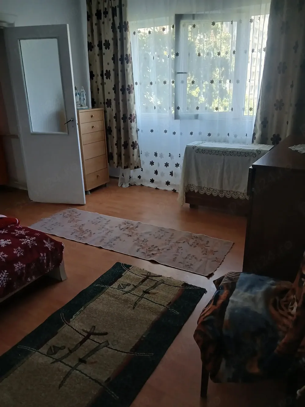 Închiriez apartament cu Două cam