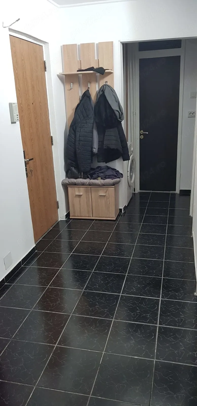 Inchiriez apartament 3 camere