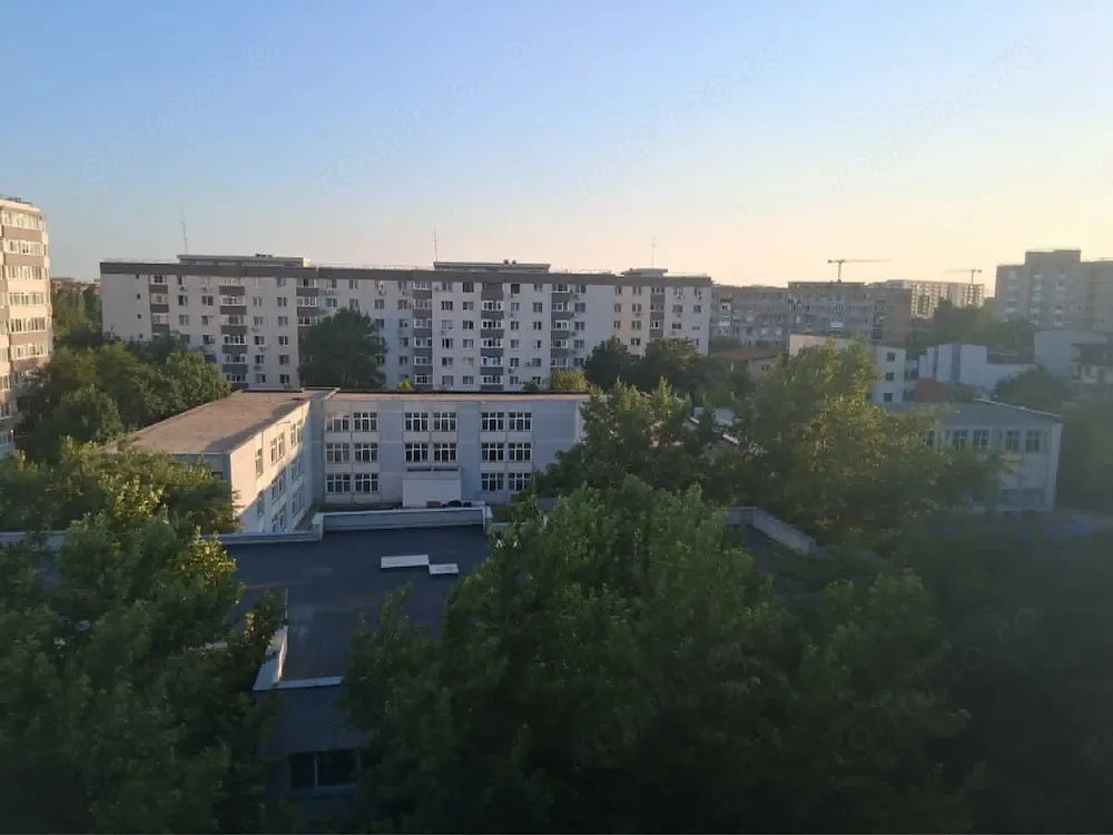 Proprietar vând apartament 2 camere decomandat Lujerului 5 min metrou