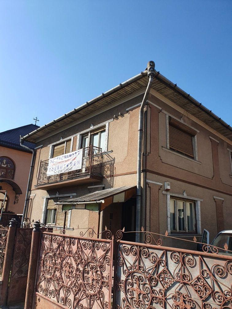 Inchirez casa cu etaj