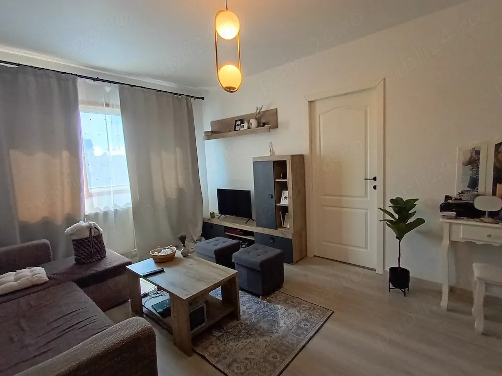 Apartament 2 camere, Podu Ros, 2 minute Palas, PF,  440 euro, mobilat și utilat, contract