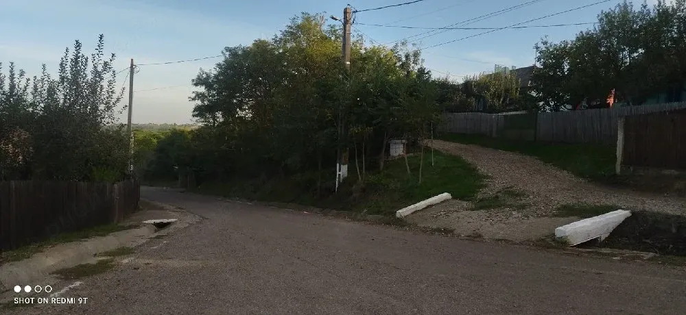 vând teren in Perieni Iasi