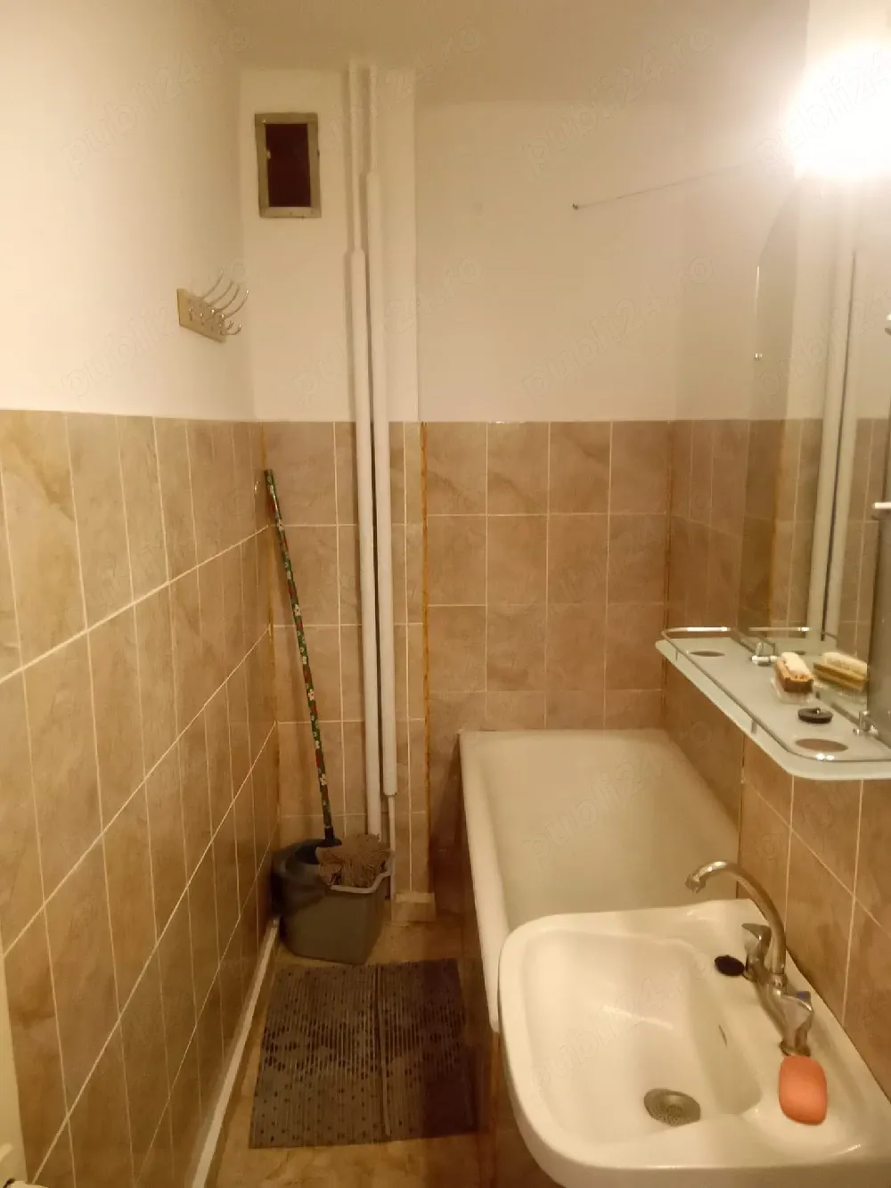 Închriez Garsoniera Găvana 3