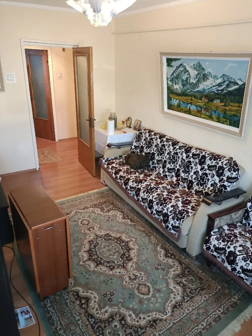 Vând apartament cu doua camere decomandate în Micro 13B