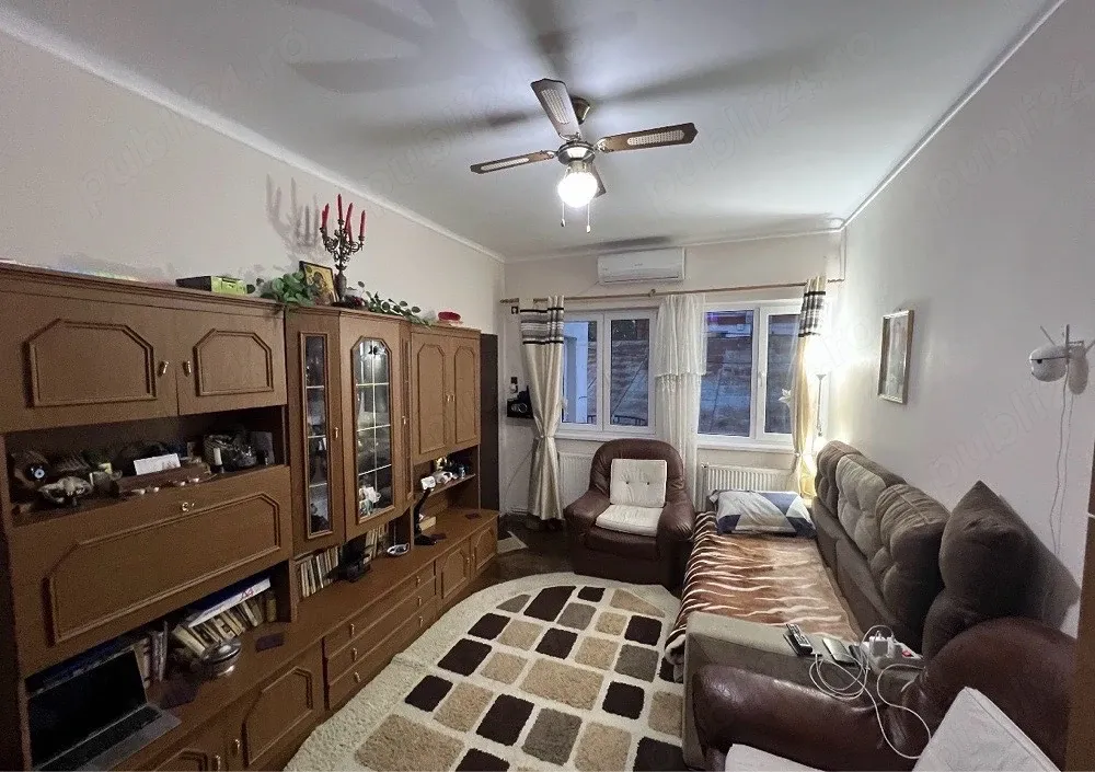 Urgent Apartament-casă Centru renovat ă 2 camere în Vila - imagine 1
