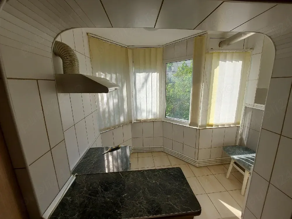 Închiriez apartament - imagine 1