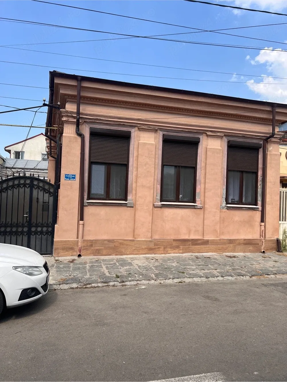 Casă renovată în centrul istoric al Brăilei, Str. Catolică, 100 mp utili, 2 dormitoare, - imagine 1