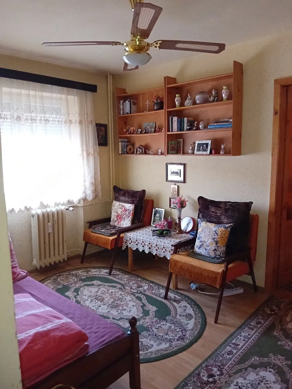 Proprietar-Vand apartament 2 camere Grădiște
