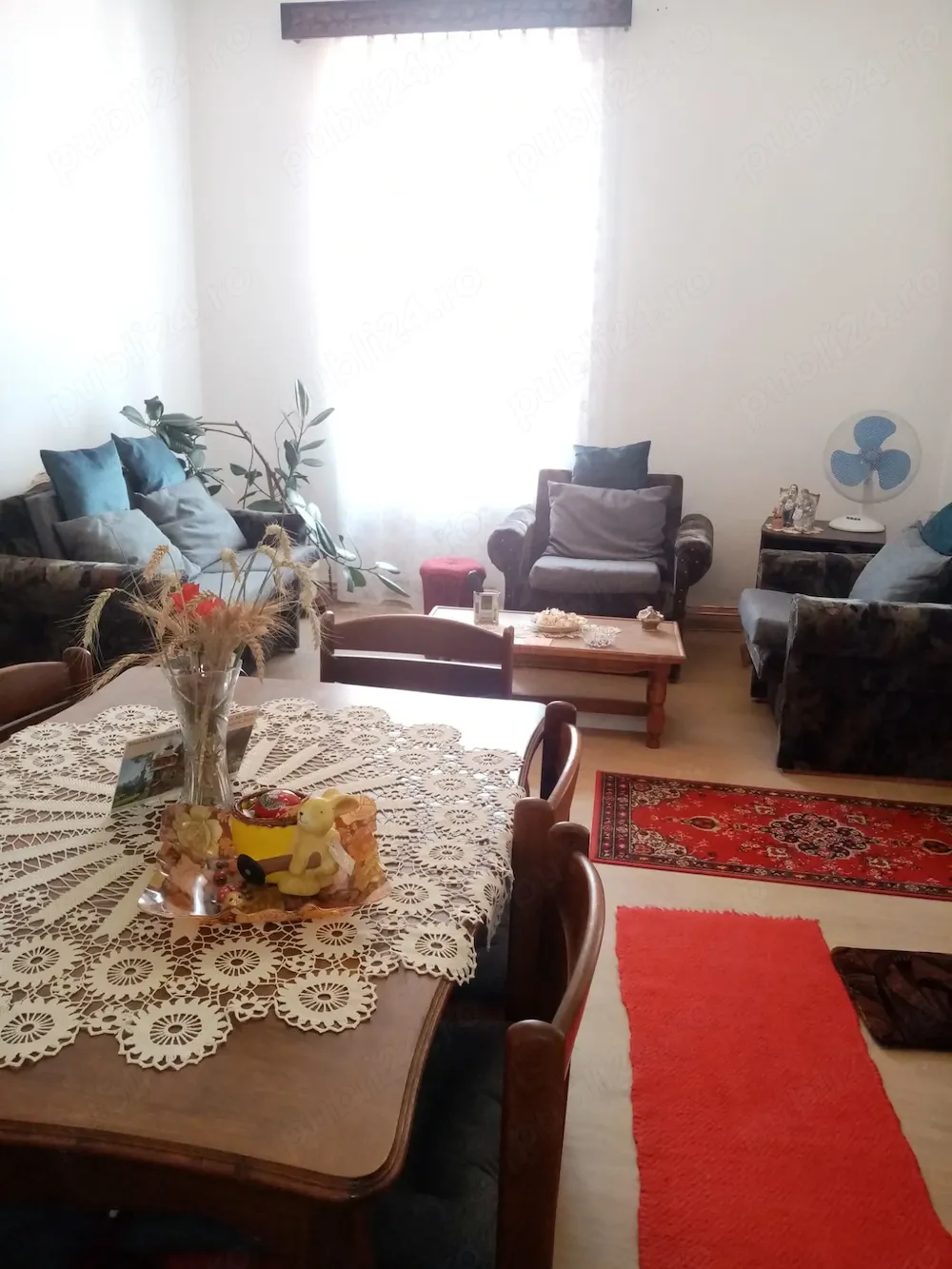 Proprietar Vand Apartament 3 Camere+Bucătărie-Living mare (4 încăperi) Central in Cladire istorica