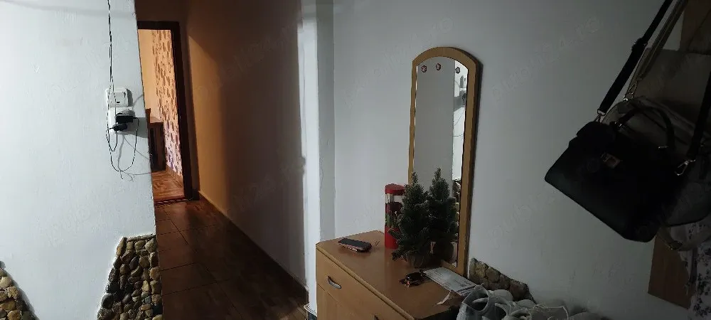 De vanzare apartament - imagine 1