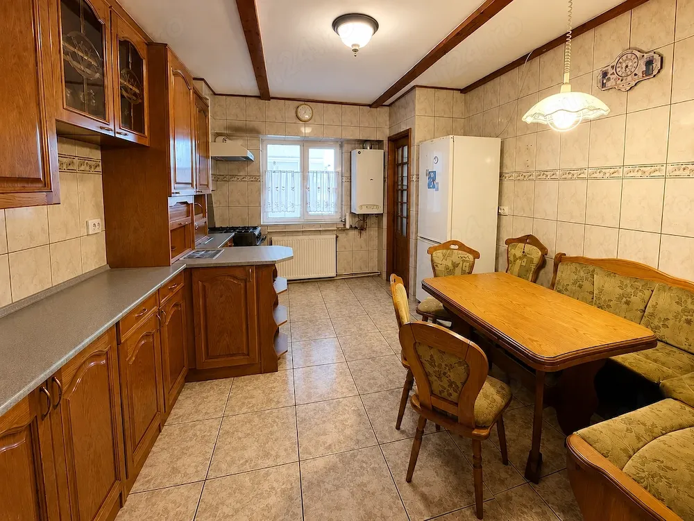De inchiriat, apartament 4 camere decomandat, 98 mp, zona Banca Națională - imagine 1
