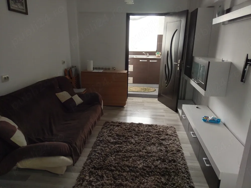Închiriere apartament 3 camere, strada Stefan cel Mare, potrivit pentru o familie! - imagine 1