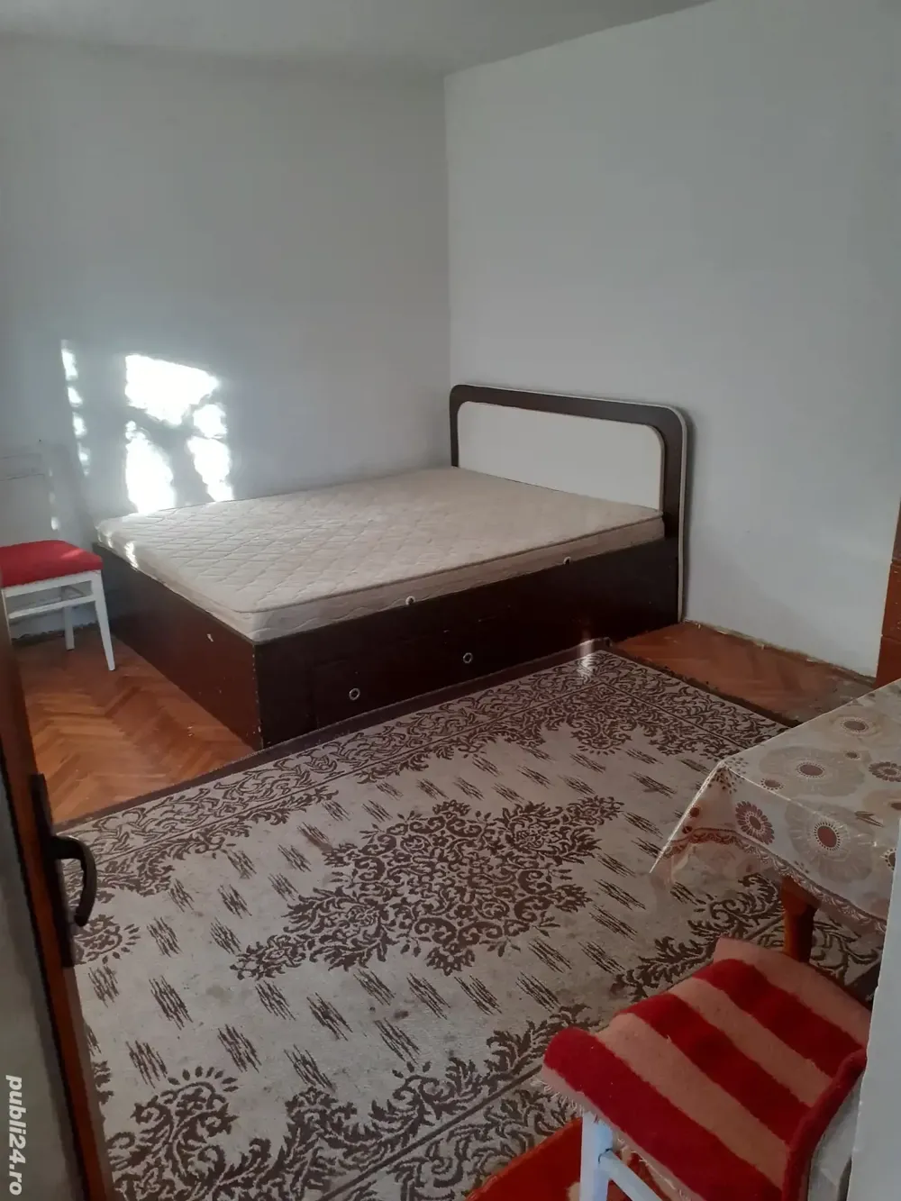 închiriez 1 cameră la casă - imagine 1