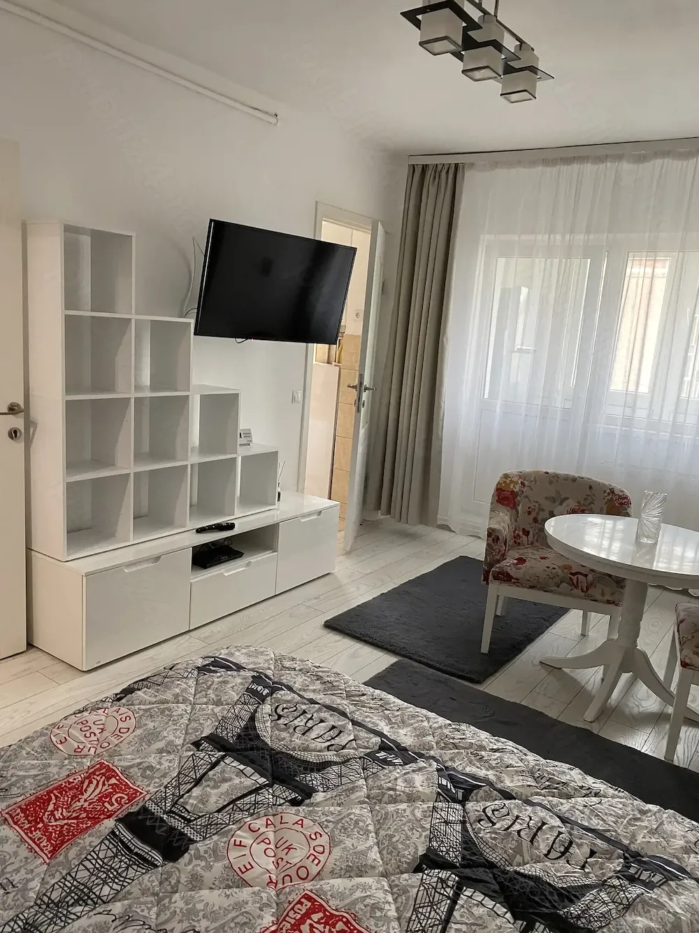 Proprietar chirie Strand garsoniera etaj 3