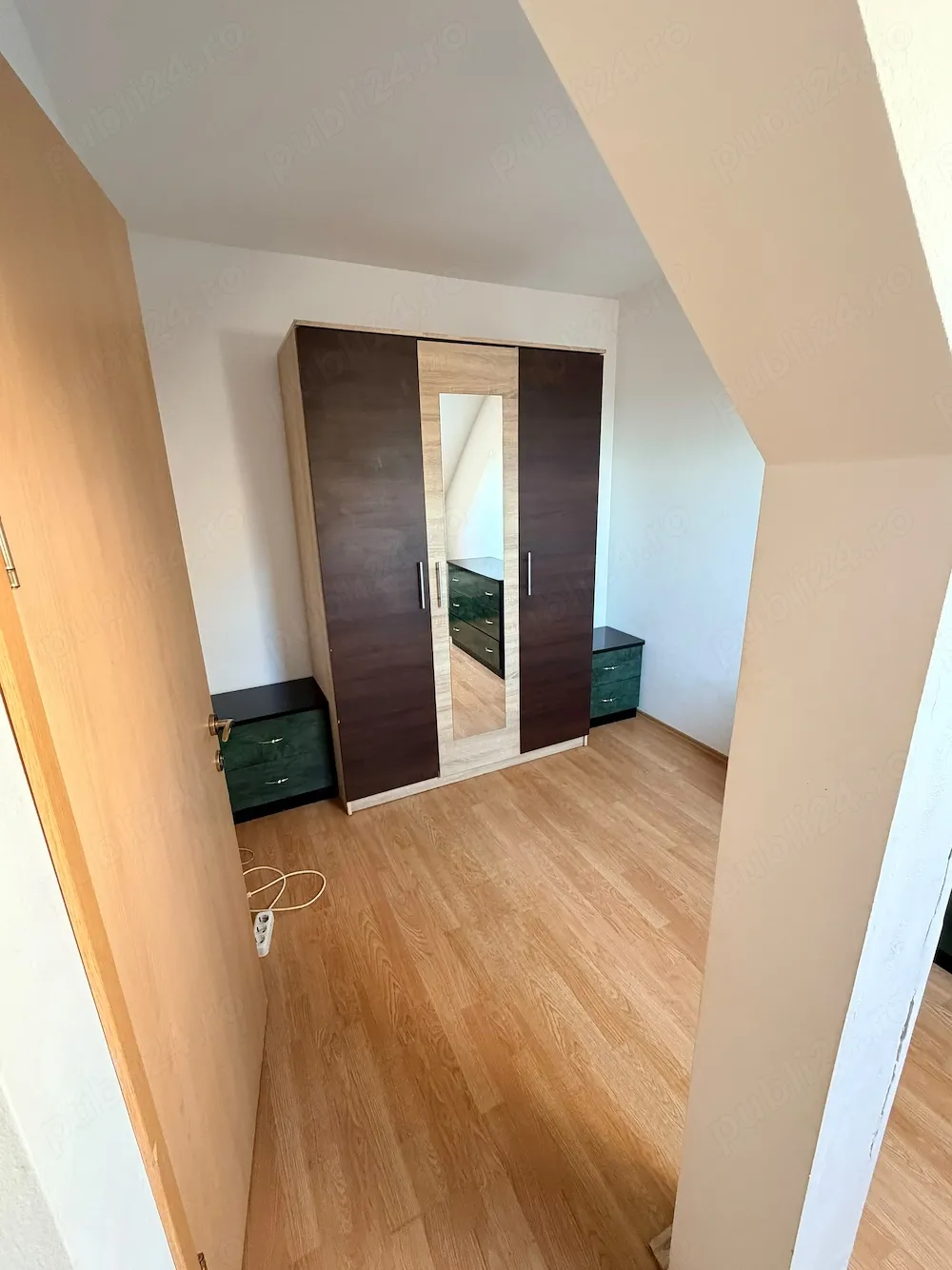 Închiriez ap 3 Camere  Vasile Aron