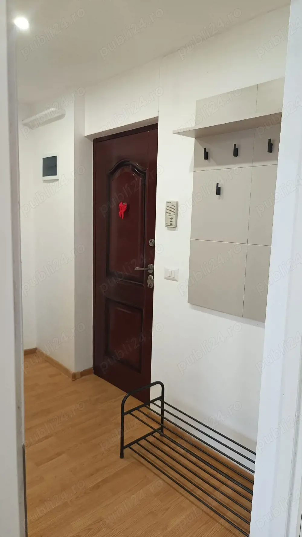 Închiriez apartament