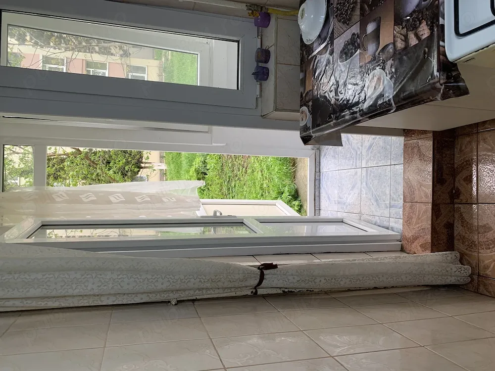 Vând ap 2 camere parter