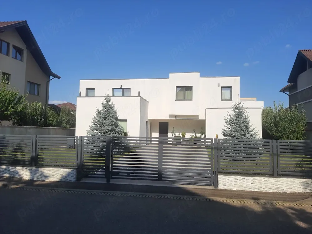 Casa de vanzare in cartier Bicaz