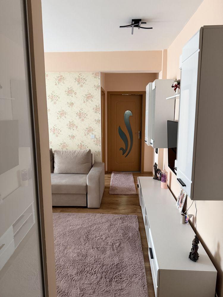 Se vinde apartament complect utilat si mobilat - imagine 1