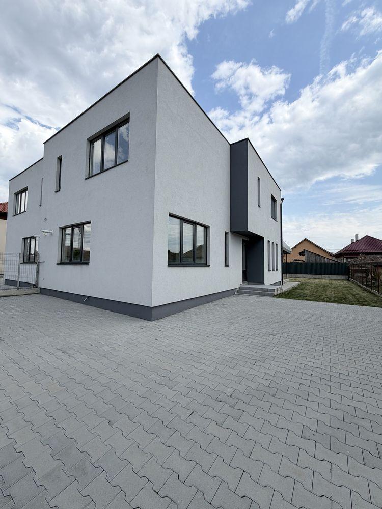 Persoana Fizica Vand Casa Tip Duplex 142mp utili in Apahida Cluj-Napoca 3 dormitoare 3 bai 440mp teren