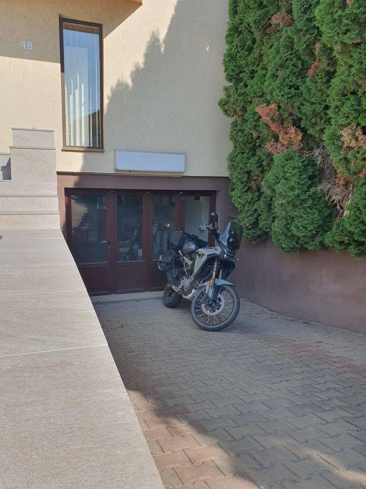 Inchiriez spatiu demisol 64mp cartier Buna Ziua