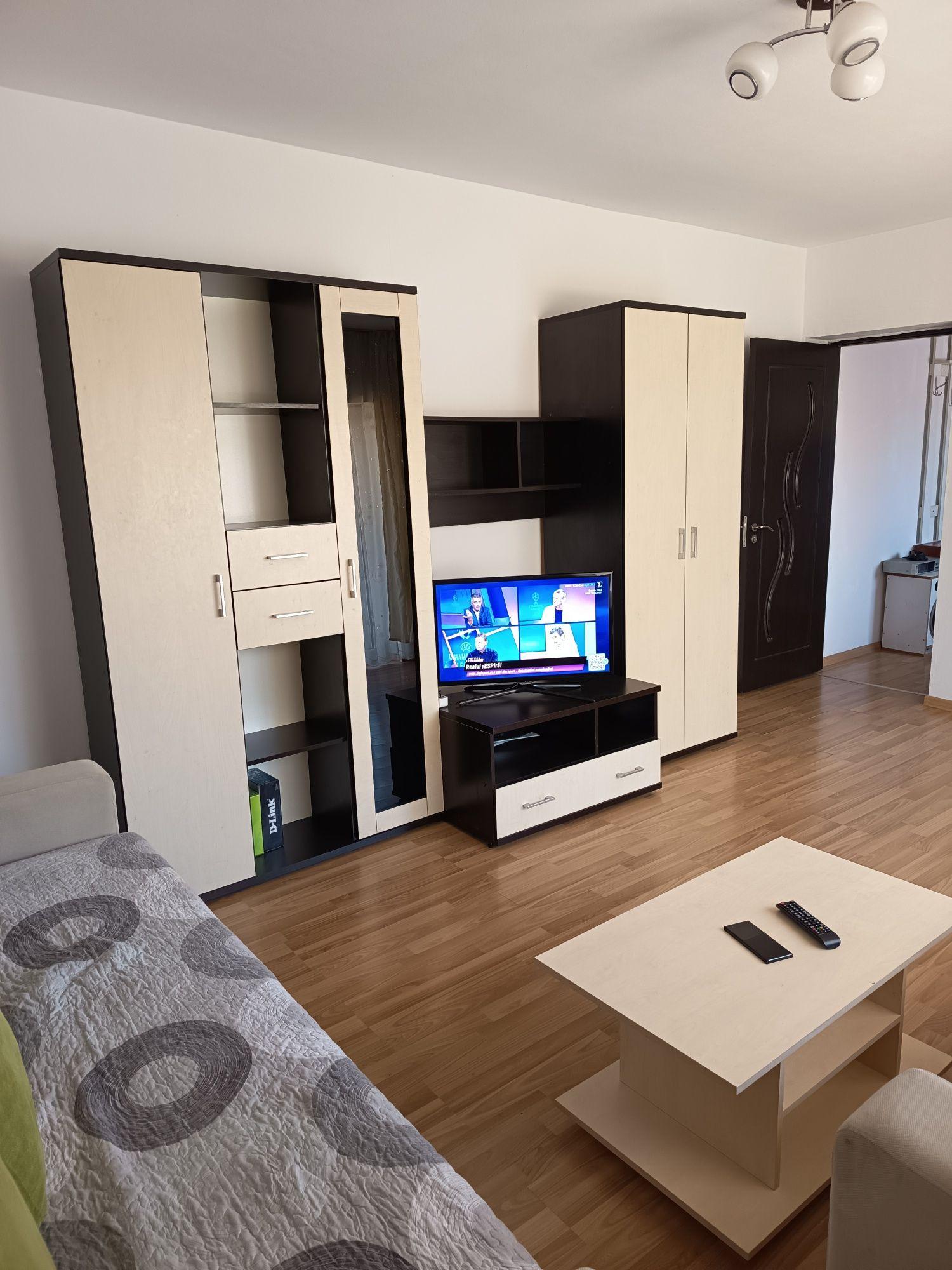 Dau in chirie apartament o camera