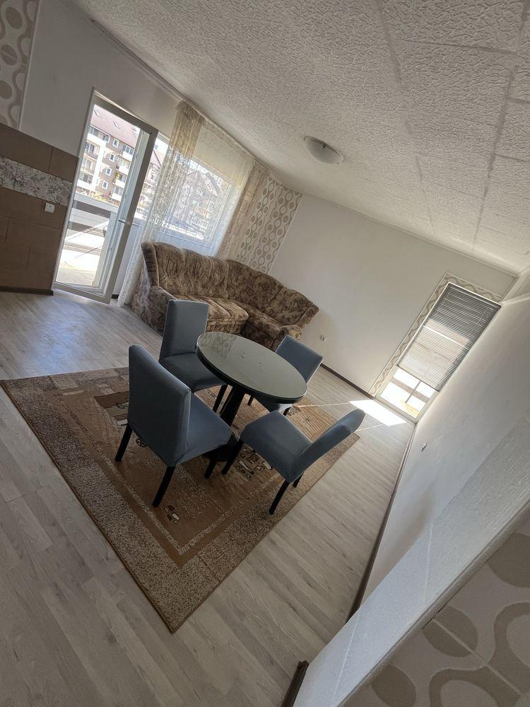 Dau în chirie apartament