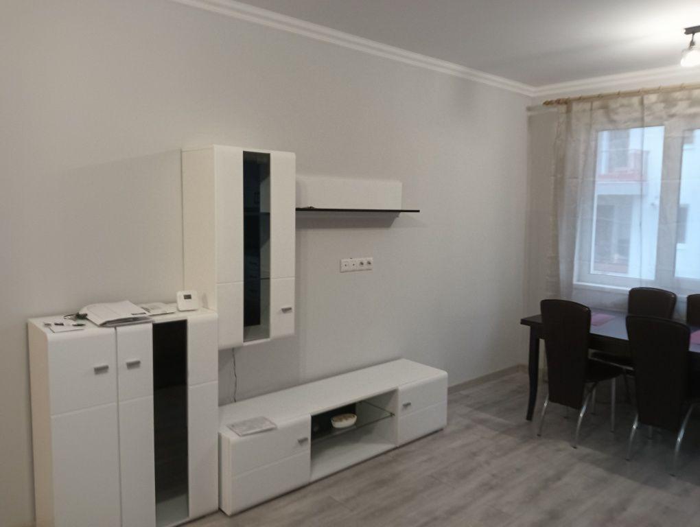 Apartament de închiriat - imagine 1