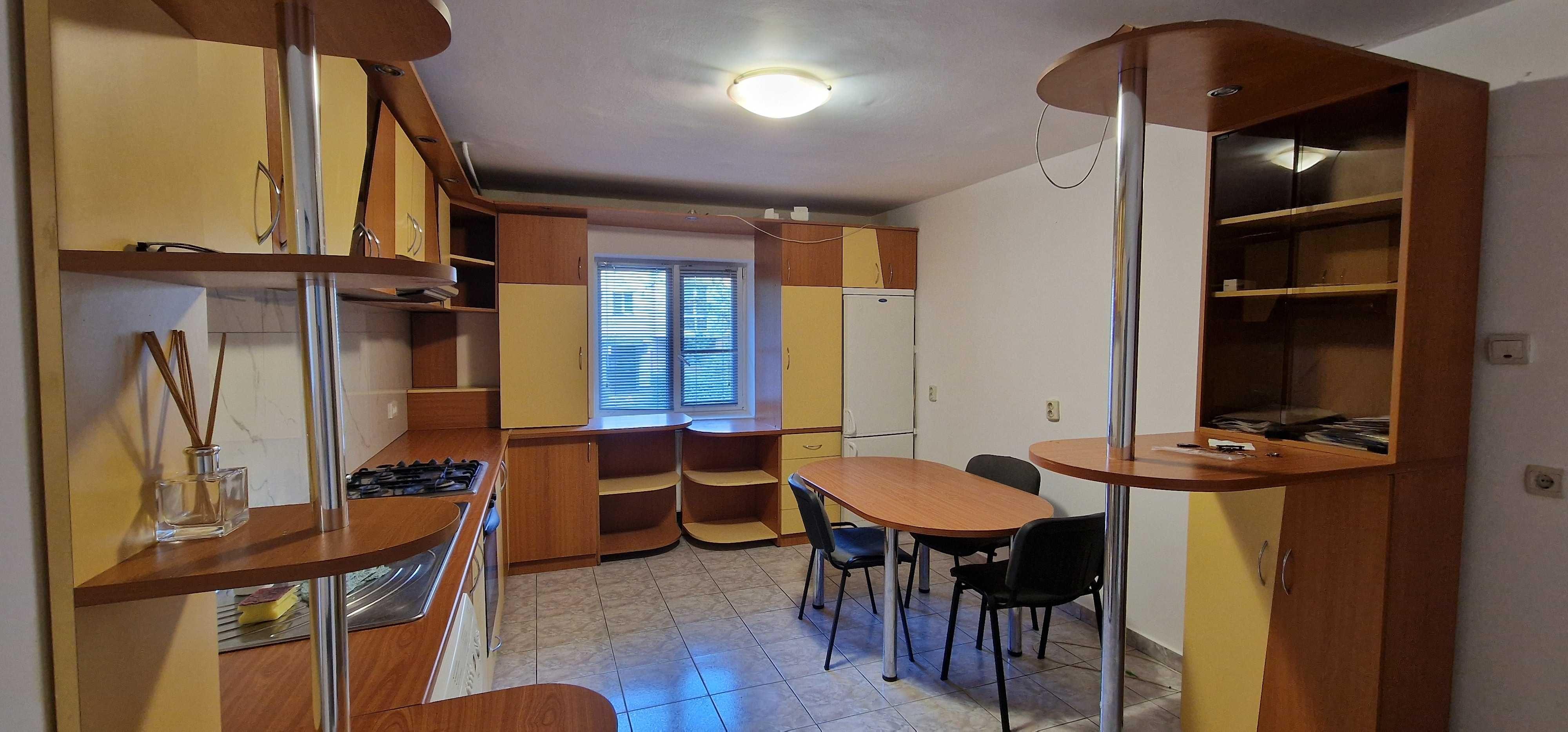 Închiriez Apartament 3 camere Zorilor