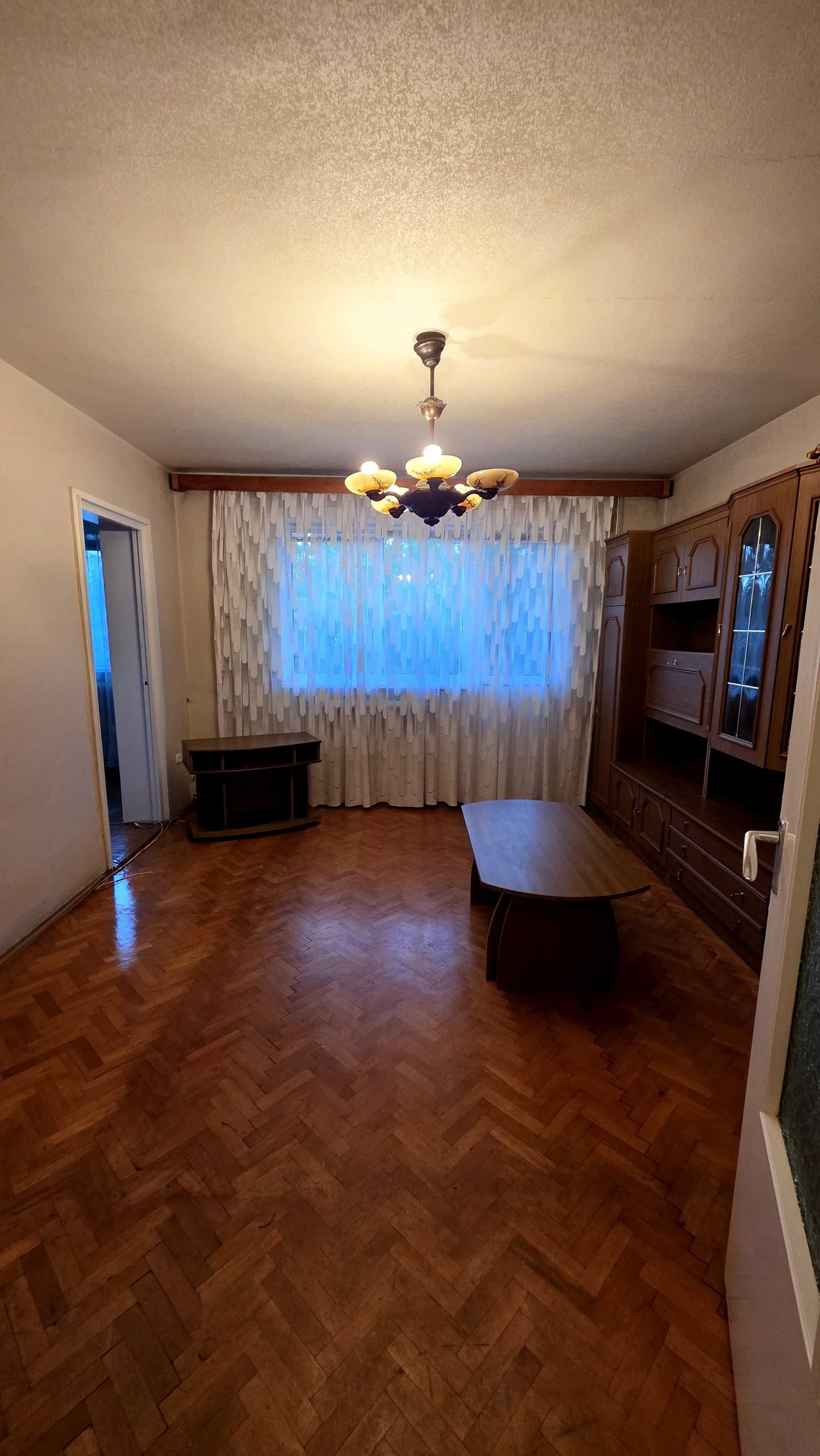 Vând apartament 3 camere în Târgu Mureș, zonă liniștită și verde, str. Moldovei - imagine 1
