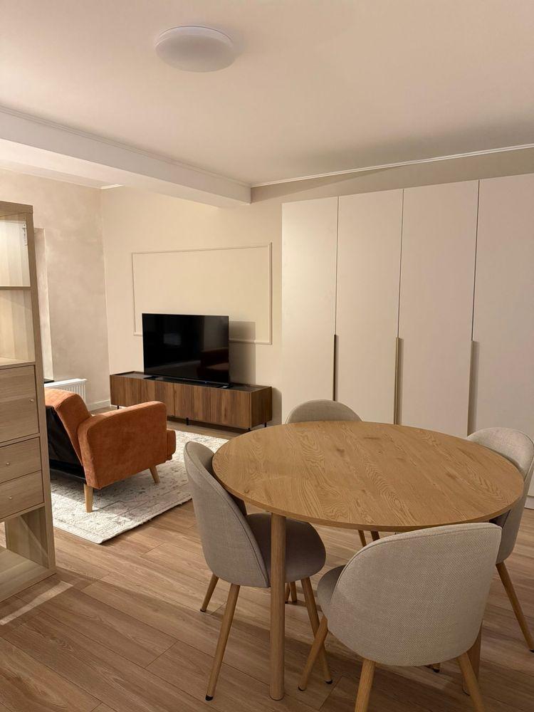 Apartament cu o camera de inchiriat umf platou cornisa