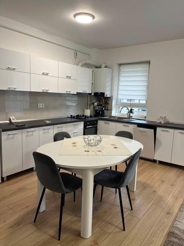 Inchiriez apartament cu doua camere cartier Maurer - imagine 1