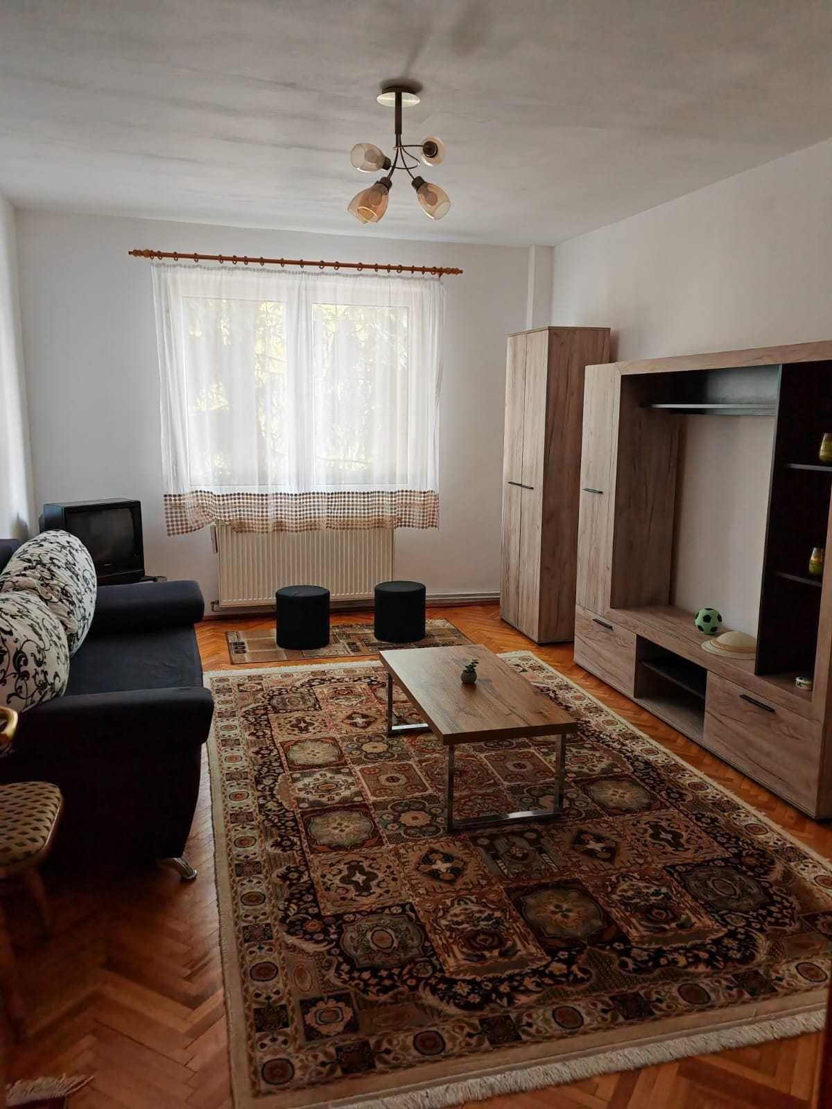 Inchirierez apartament 3 camere in Tudor