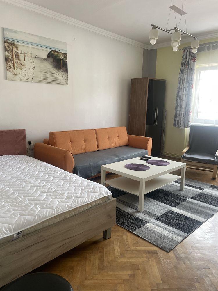 Proprietar inchiriez garsoniera pe str Lunga-Memorandului