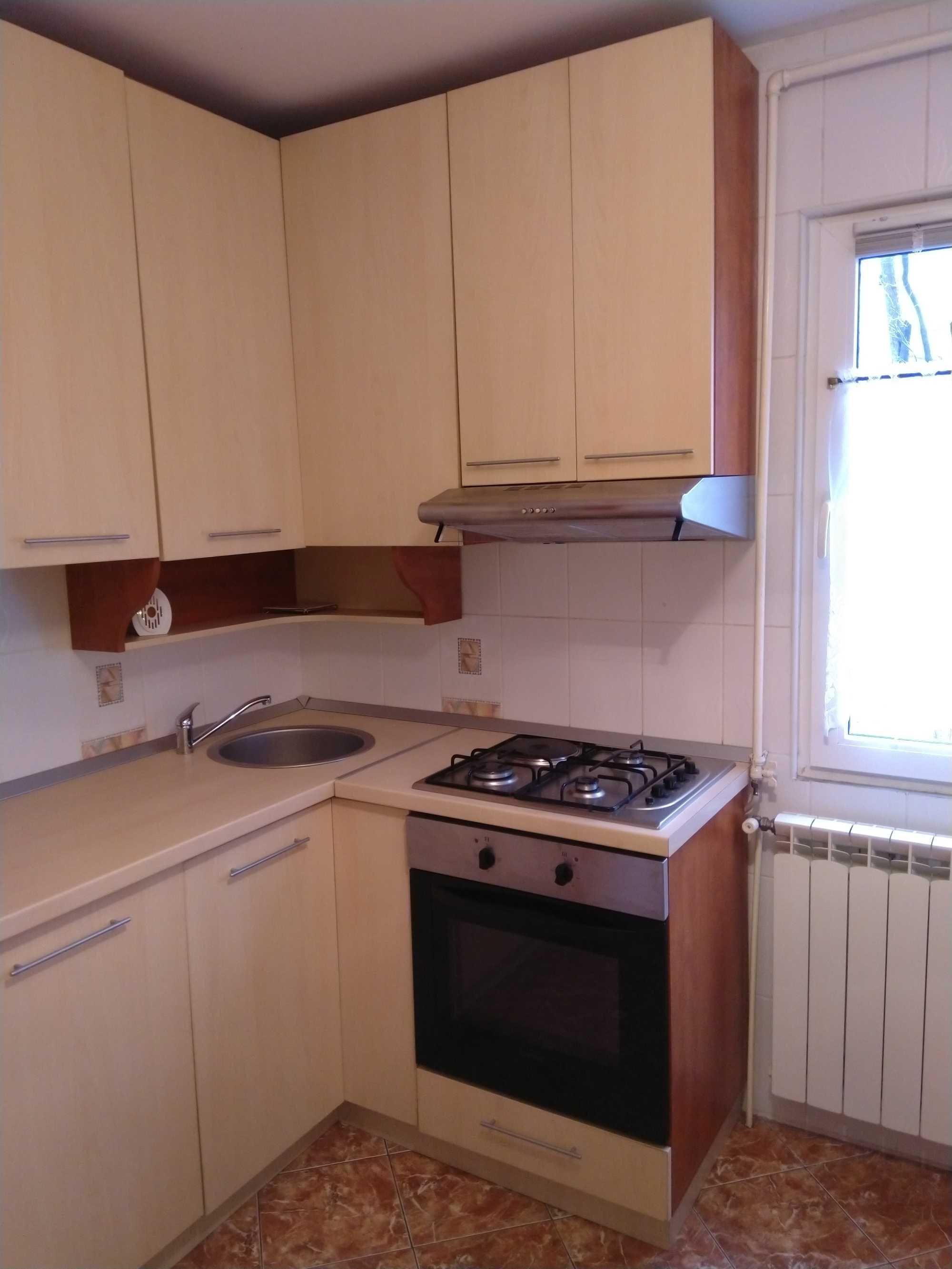 Inchiriez apartament semidecomandat cu 2 camere, in Astra Brasov