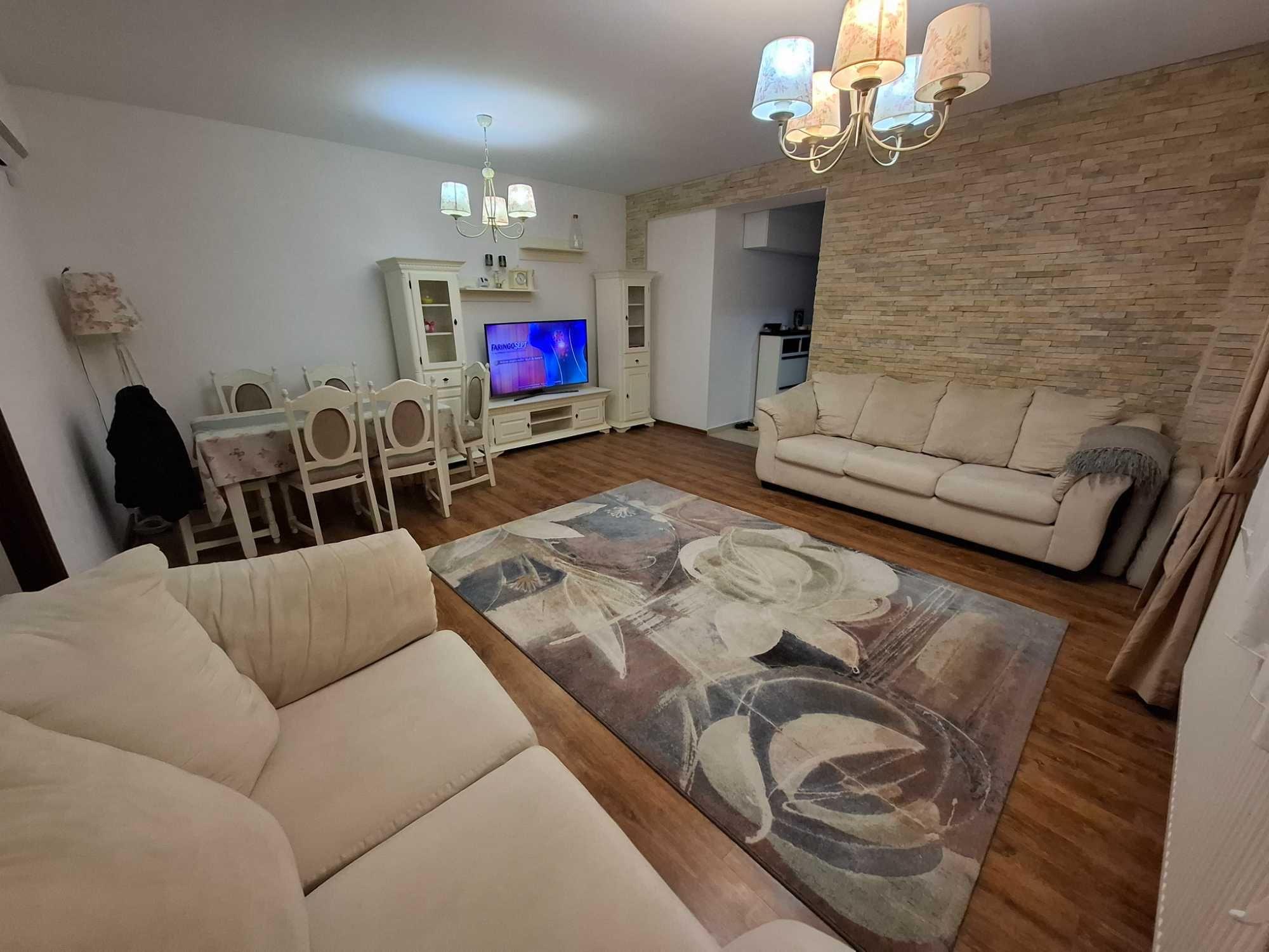 Proprietar, închiriez apartament 3 camere, curte personală, foișor, mobilat. Termen lung! O lună cu două garanție!