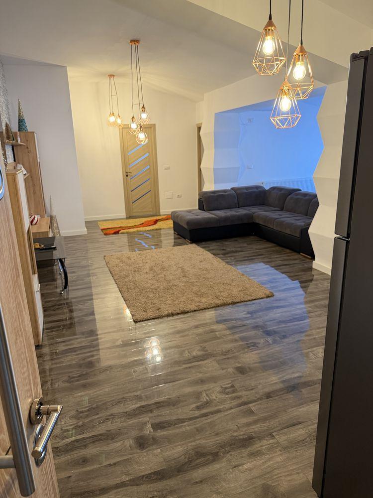 De vânzare Apartament cu 3 camere, terasă generoasă și 3 locuri de parcare – zona 1 Mai, Lidl