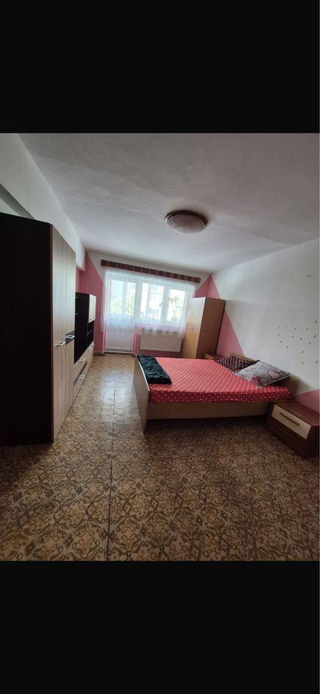 Inchiriez apartament 2 camere, Ciuperca, etajul nr 2,
