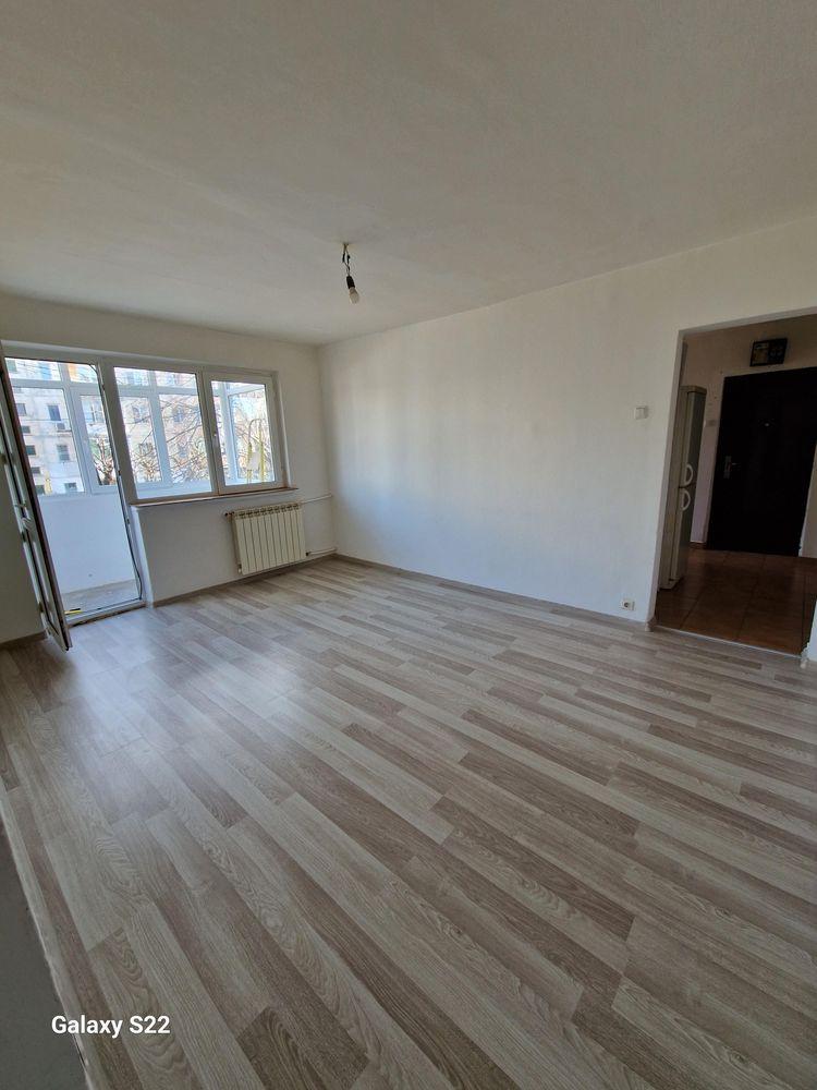 De inchiriat apartament 3 camere Craiovita Noua etaj 1